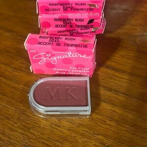 New in box Mary Kay mk vintage signature Eye Color Shadow 8849 raspberry rush